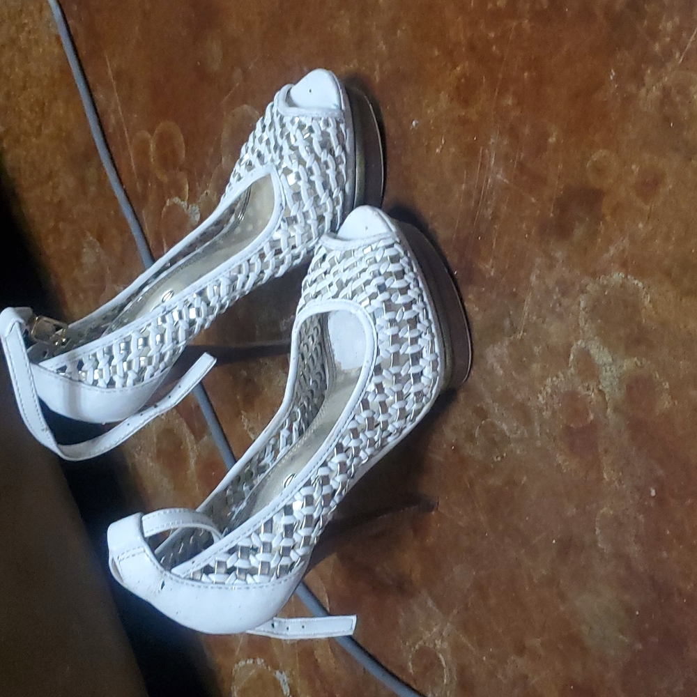6.5 White & Gold Bebe Platform Peeptoe Pumps.  Super sexy!